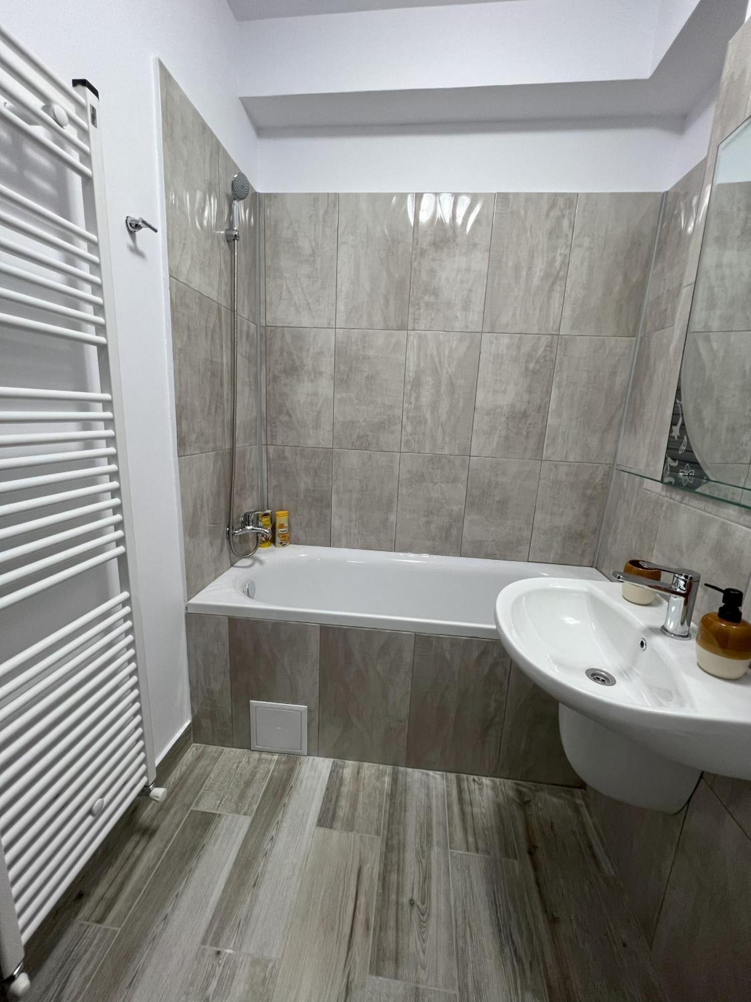 Refined Studio Haven At Exigent Plaza - 08 Bucareste Exterior foto